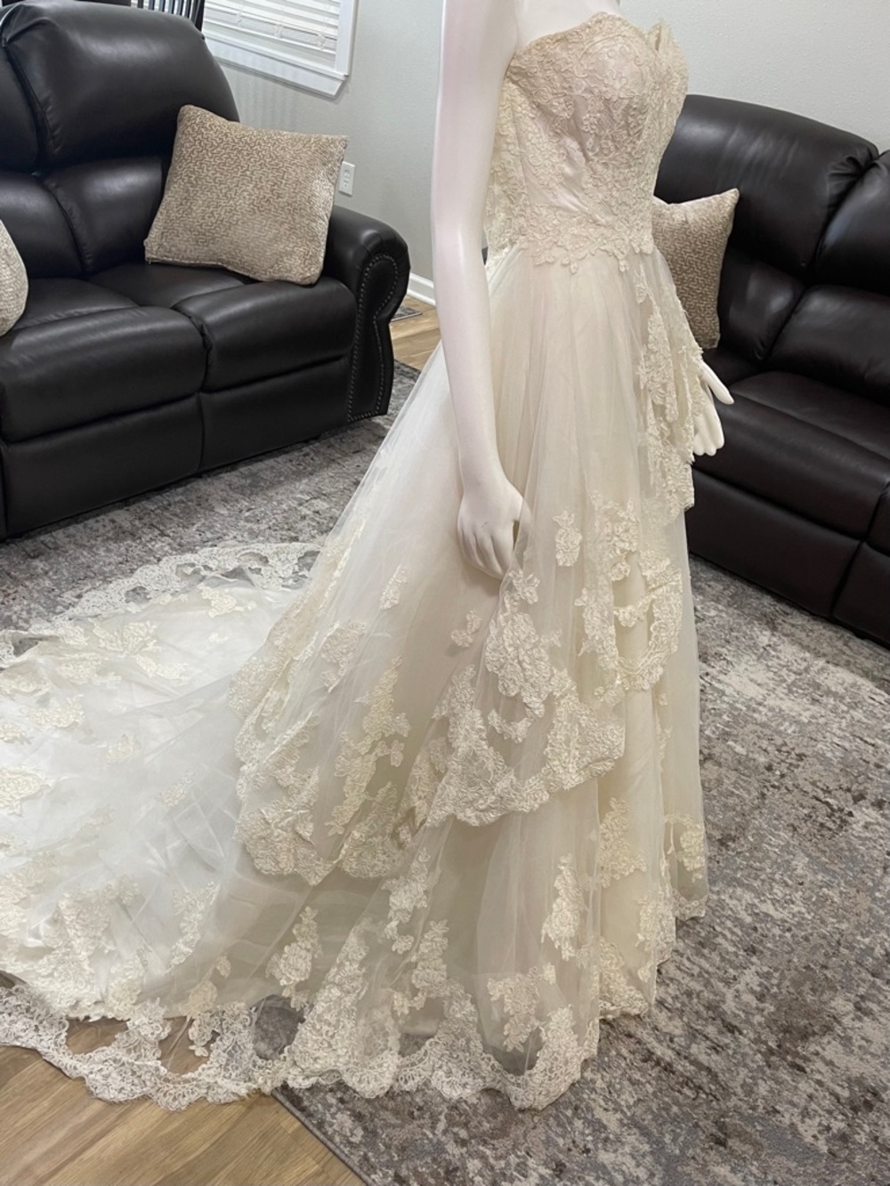 Size 10 Essense of Australia EDD141001 Ivory Lace Wedding Dress New Bridal Gown